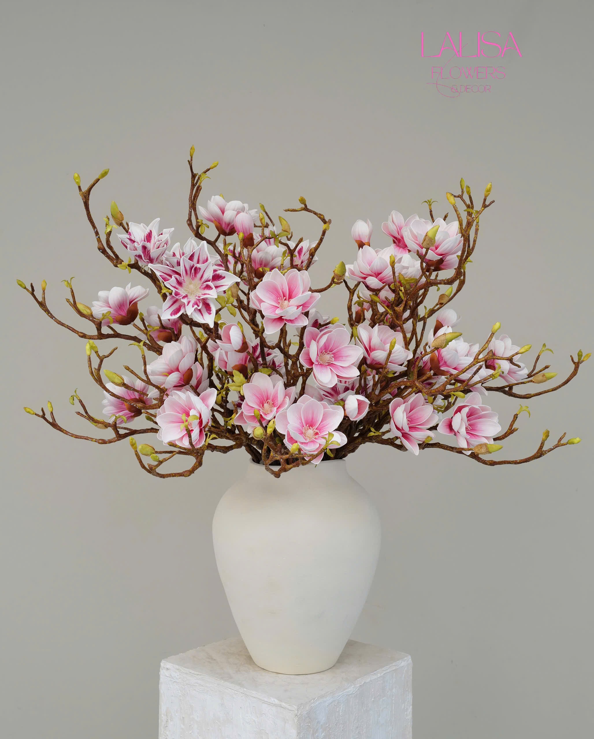 QUÀ TẶNG 20/10 KHÔNG TÀN PHAI: NÂNG TẦM ĐẲNG CẤP VỚI HOA LỤA CAO CẤP LALISA QUÀ TẶNG 20/10 KHÔNG TÀN PHAI: NÂNG TẦM ĐẲNG CẤP VỚI HOA LỤA CAO CẤP LALISA