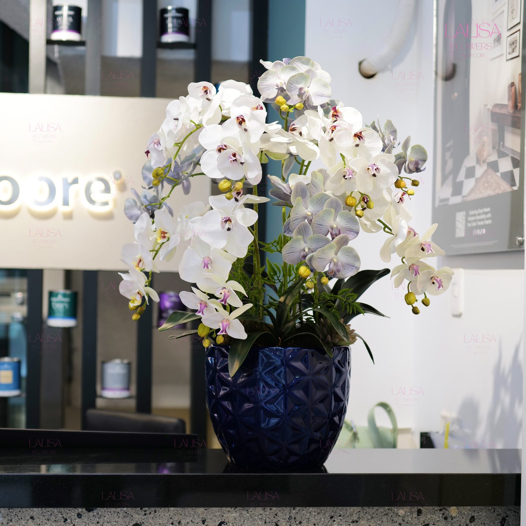 Hình ảnh minh họa cho: showroom trưng bày hoa lụa để bàn nghệ thuật