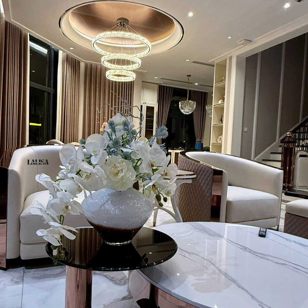 Hình ảnh minh họa cho: mẫu hoa lụa để bàn phòng khách phong cách sang trọng