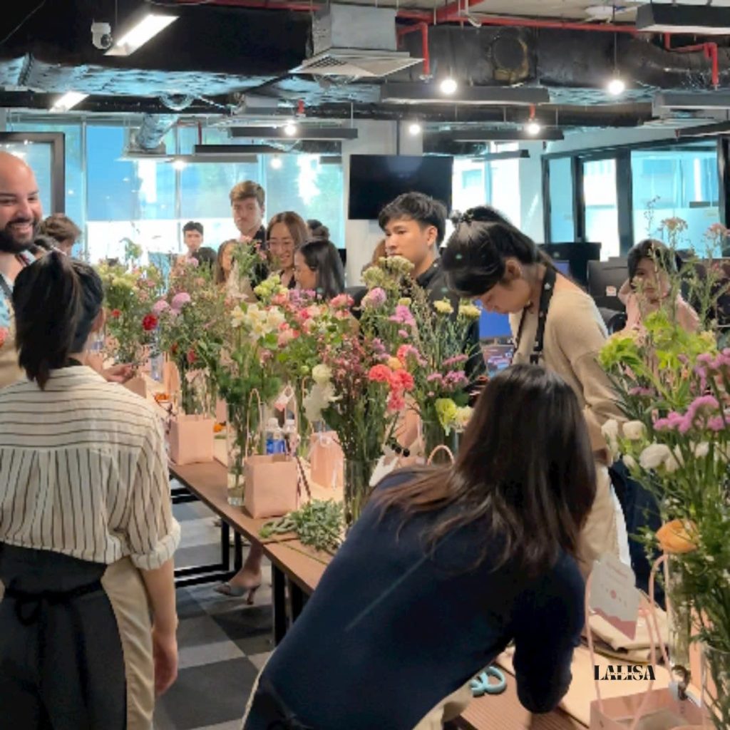 Buổi Workshop Cắm Hoa Nghệ Thuật Đầy Cảm Hứng Tại Lalisa Cùng Doanh Nghiệp